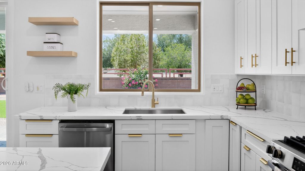 Image 12 of property listing at 19636 S 189TH Street, Queen Creek, AZ 85142