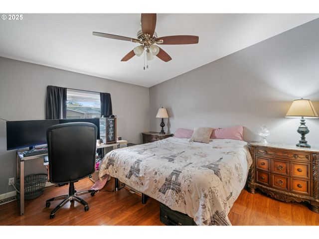 1655 S ELM St 302, Canby, OR 97013