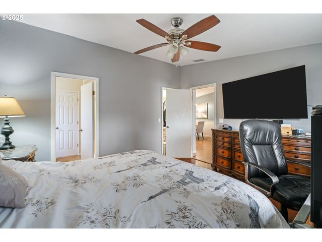 1655 S ELM St 302, Canby, OR 97013