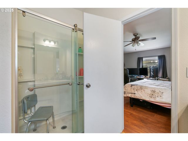 1655 S ELM St 302, Canby, OR 97013