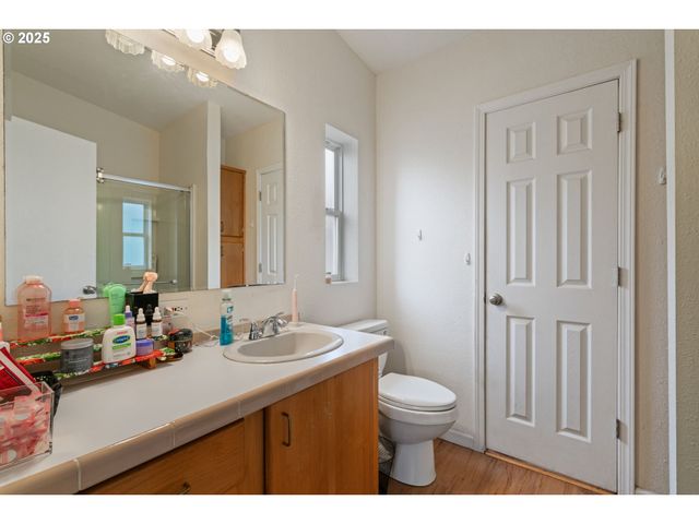 1655 S ELM St 302, Canby, OR 97013