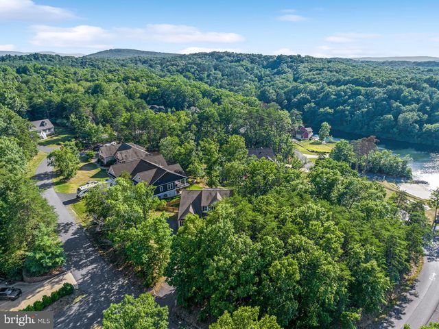 514 SLEIGH DR, Cross Junction, VA 22625