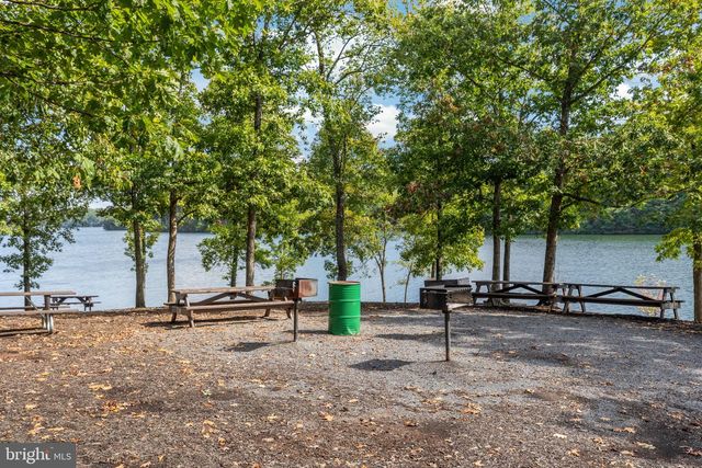 514 SLEIGH DR, Cross Junction, VA 22625