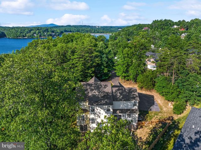 514 SLEIGH DR, Cross Junction, VA 22625