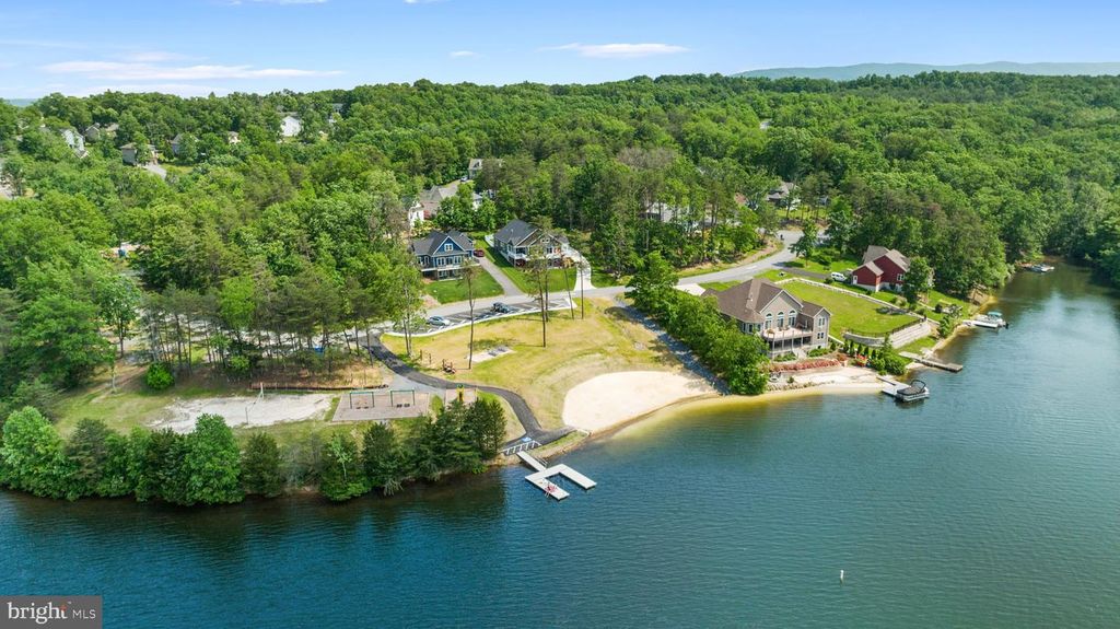 514 SLEIGH DR, Cross Junction, VA 22625