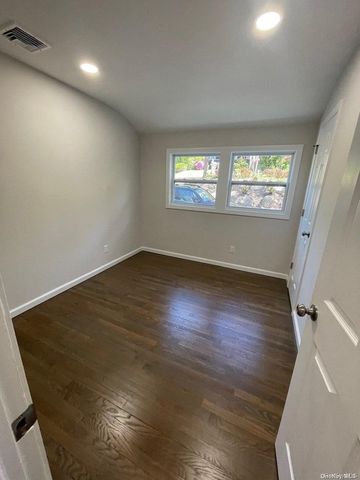 604 High Street, Port Jefferson, NY 11777