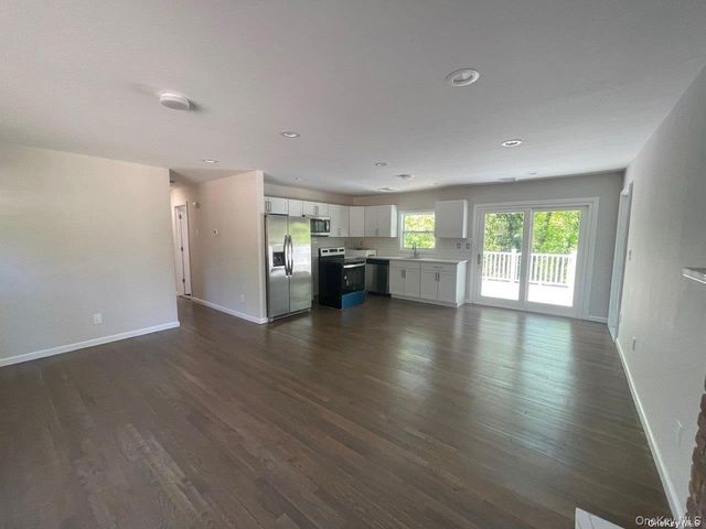 604 High Street, Port Jefferson, NY 11777
