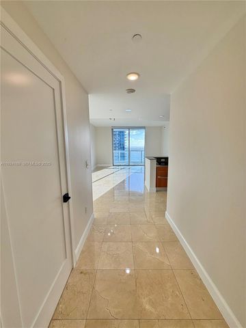 1060 Brickell Ave 3705, Miami, FL 33131