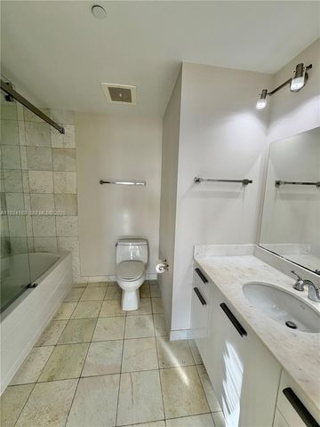 1060 Brickell Ave 3705, Miami, FL 33131