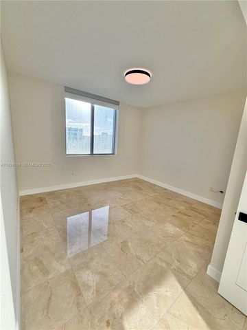 1060 Brickell Ave 3705, Miami, FL 33131