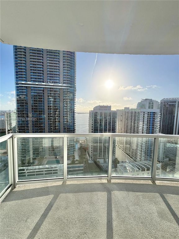 1060 Brickell Ave 3705, Miami, FL 33131