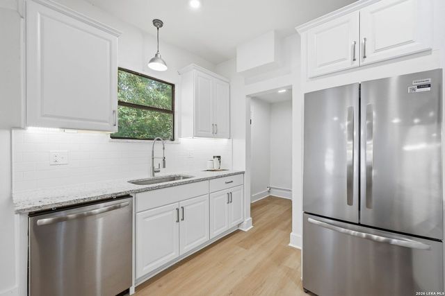1629 Santa Anna, San Antonio, TX 78201