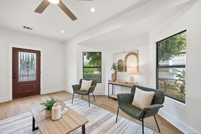 1629 Santa Anna, San Antonio, TX 78201