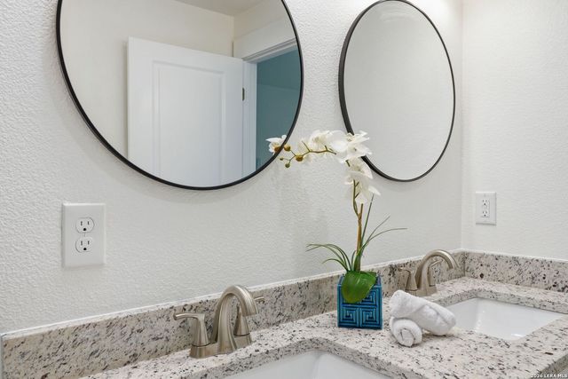 1629 Santa Anna, San Antonio, TX 78201