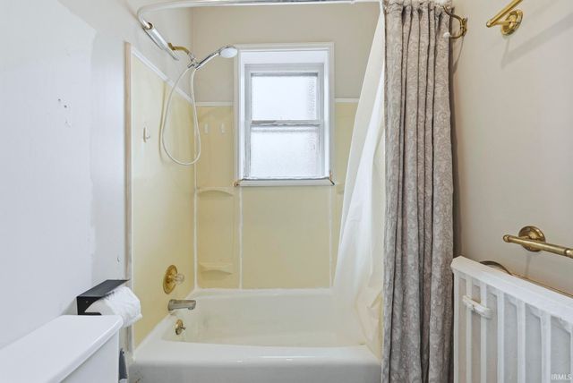 301 W Creighton Avenue, Fort Wayne, IN 46807