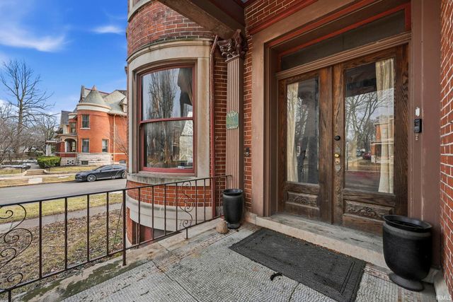 301 W Creighton Avenue, Fort Wayne, IN 46807