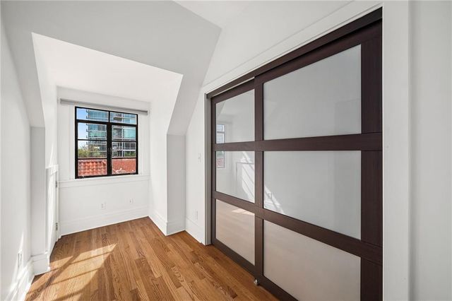 81 Peachtree Place NE 12, Atlanta, GA 30309