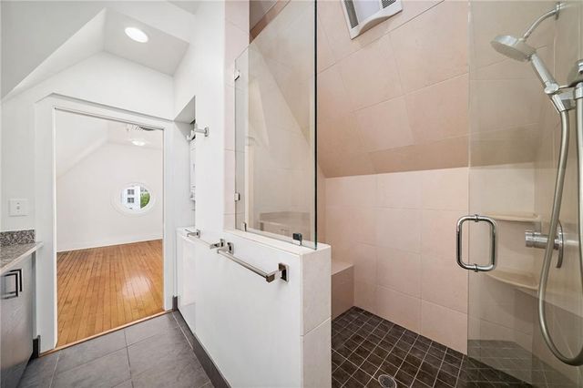 81 Peachtree Place NE 12, Atlanta, GA 30309