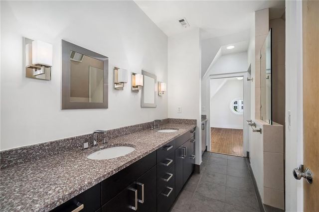 81 Peachtree Place NE 12, Atlanta, GA 30309