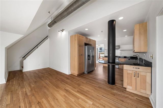 81 Peachtree Place NE 12, Atlanta, GA 30309