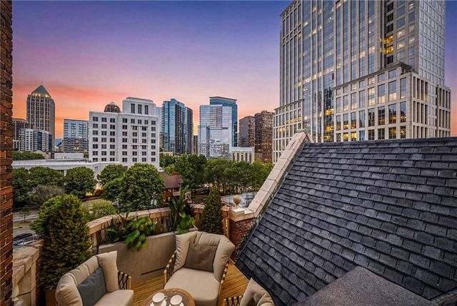 81 Peachtree Place NE 12, Atlanta, GA 30309