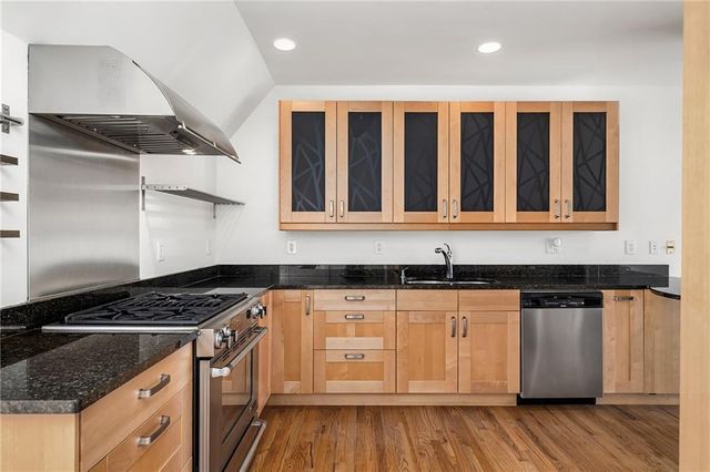 81 Peachtree Place NE 12, Atlanta, GA 30309