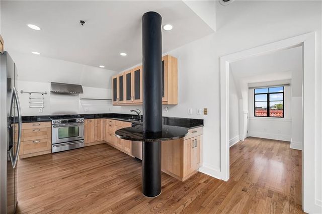 81 Peachtree Place NE 12, Atlanta, GA 30309