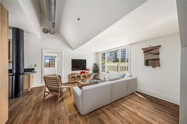 81 Peachtree Place NE 12, Atlanta, GA 30309