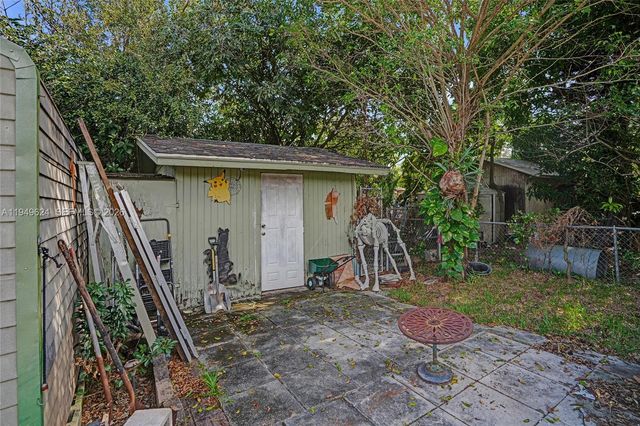 901 NW 34th Ave, Miami, FL 33125