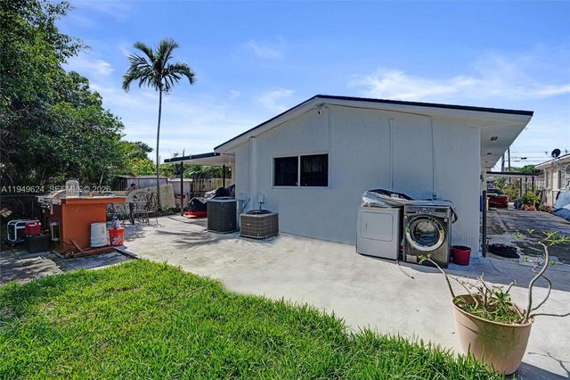 901 NW 34th Ave, Miami, FL 33125