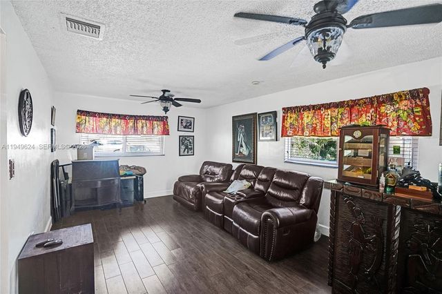 901 NW 34th Ave, Miami, FL 33125