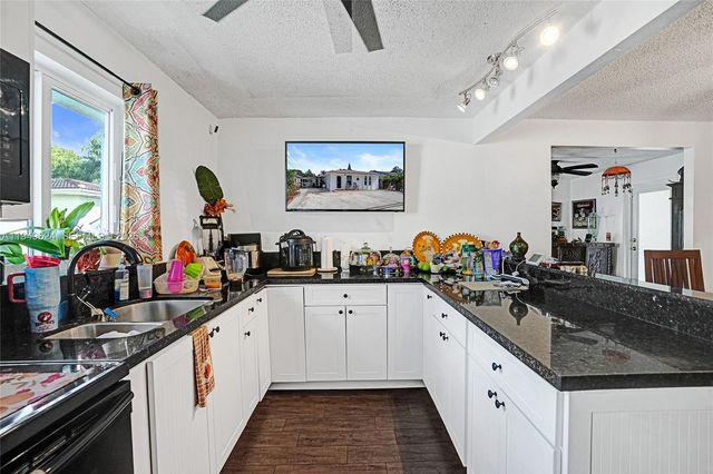 901 NW 34th Ave, Miami, FL 33125