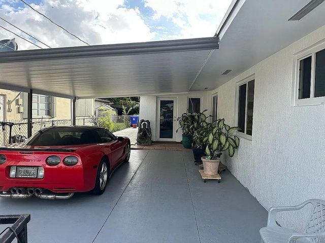 901 NW 34th Ave, Miami, FL 33125