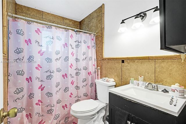 901 NW 34th Ave, Miami, FL 33125