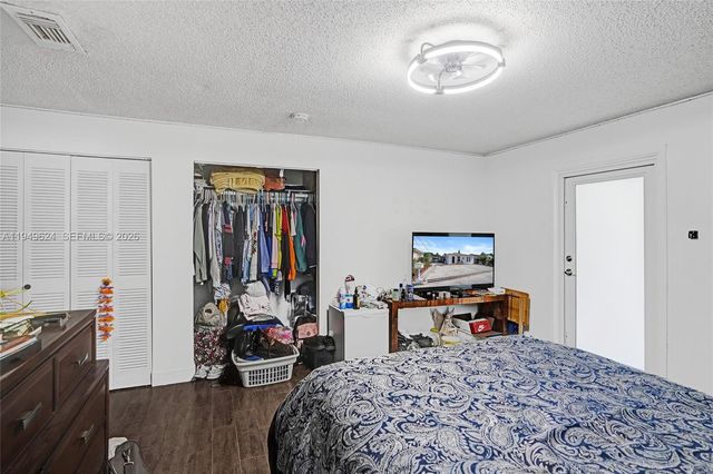 901 NW 34th Ave, Miami, FL 33125