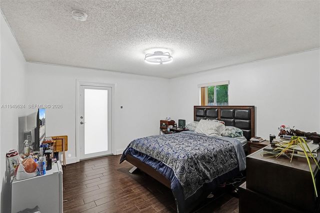 901 NW 34th Ave, Miami, FL 33125