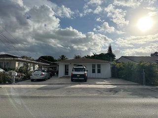 901 NW 34th Ave, Miami, FL 33125