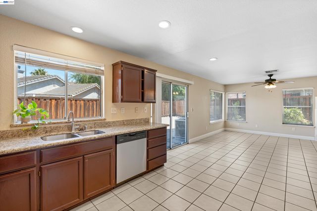 3264 Ernest Dr, Tracy, CA 95376