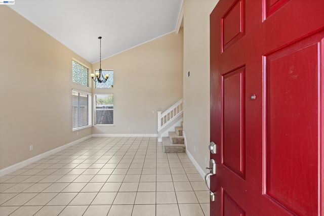 3264 Ernest Dr, Tracy, CA 95376