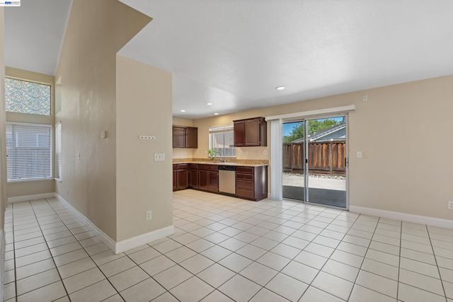 3264 Ernest Dr, Tracy, CA 95376