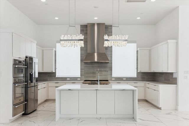 4670 Cedar Street, Bellaire, TX 77401