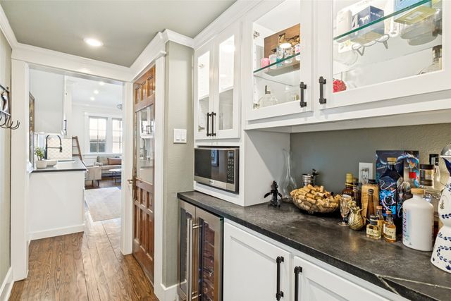 909 Woodlawn Avenue, Dallas, TX 75208