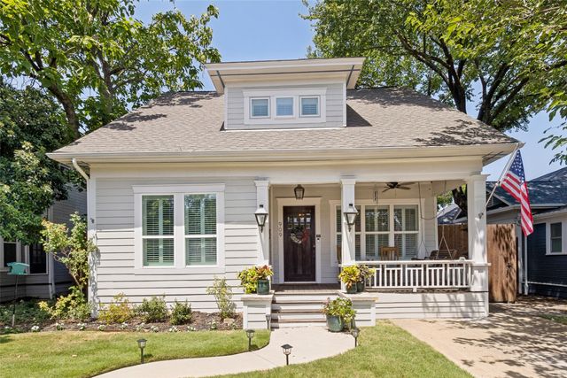 909 Woodlawn Avenue, Dallas, TX 75208