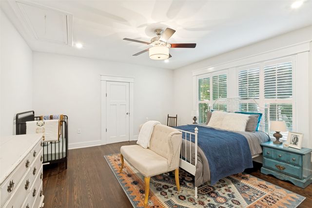 909 Woodlawn Avenue, Dallas, TX 75208
