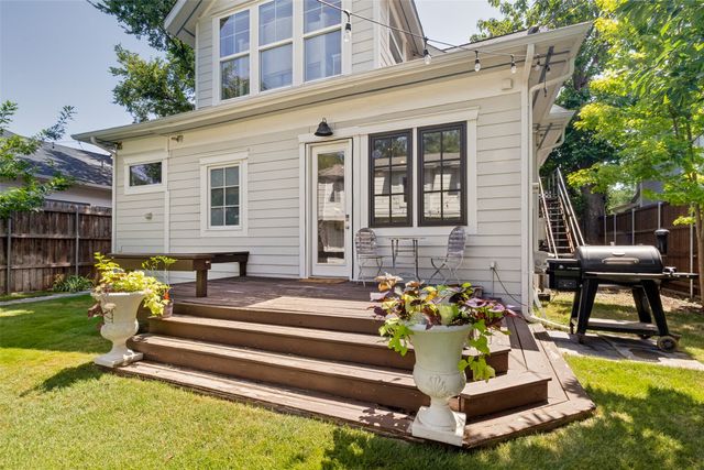 909 Woodlawn Avenue, Dallas, TX 75208