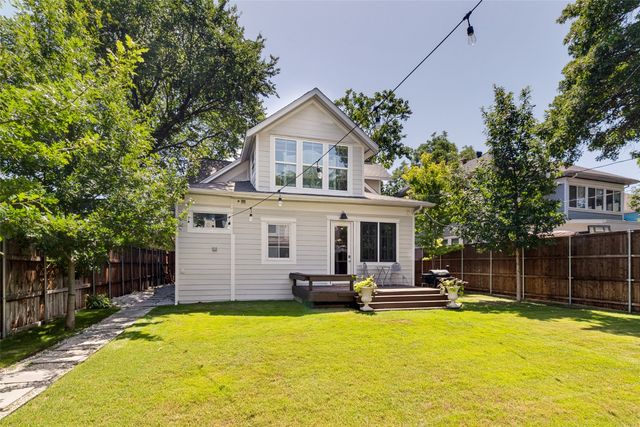 909 Woodlawn Avenue, Dallas, TX 75208