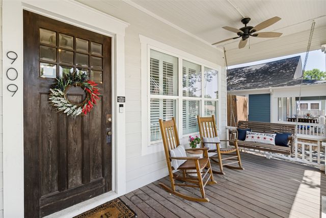 909 Woodlawn Avenue, Dallas, TX 75208