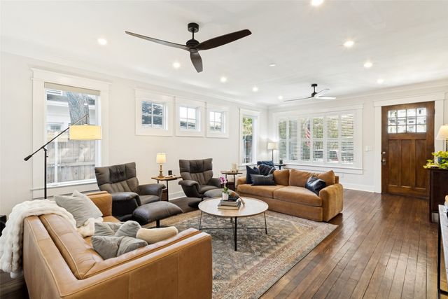 909 Woodlawn Avenue, Dallas, TX 75208