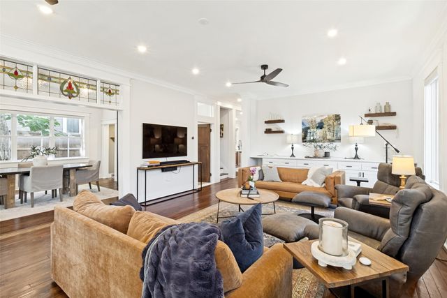 909 Woodlawn Avenue, Dallas, TX 75208