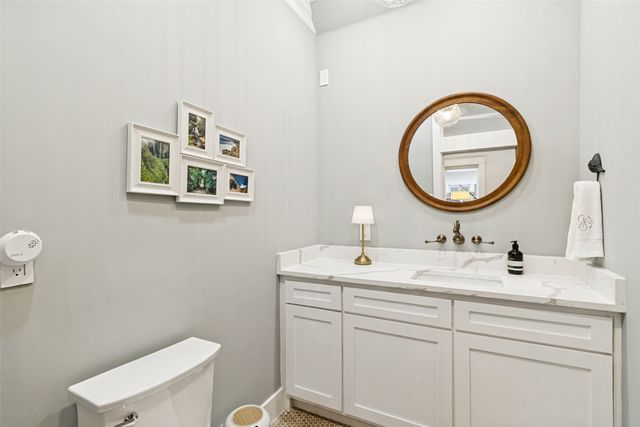909 Woodlawn Avenue, Dallas, TX 75208